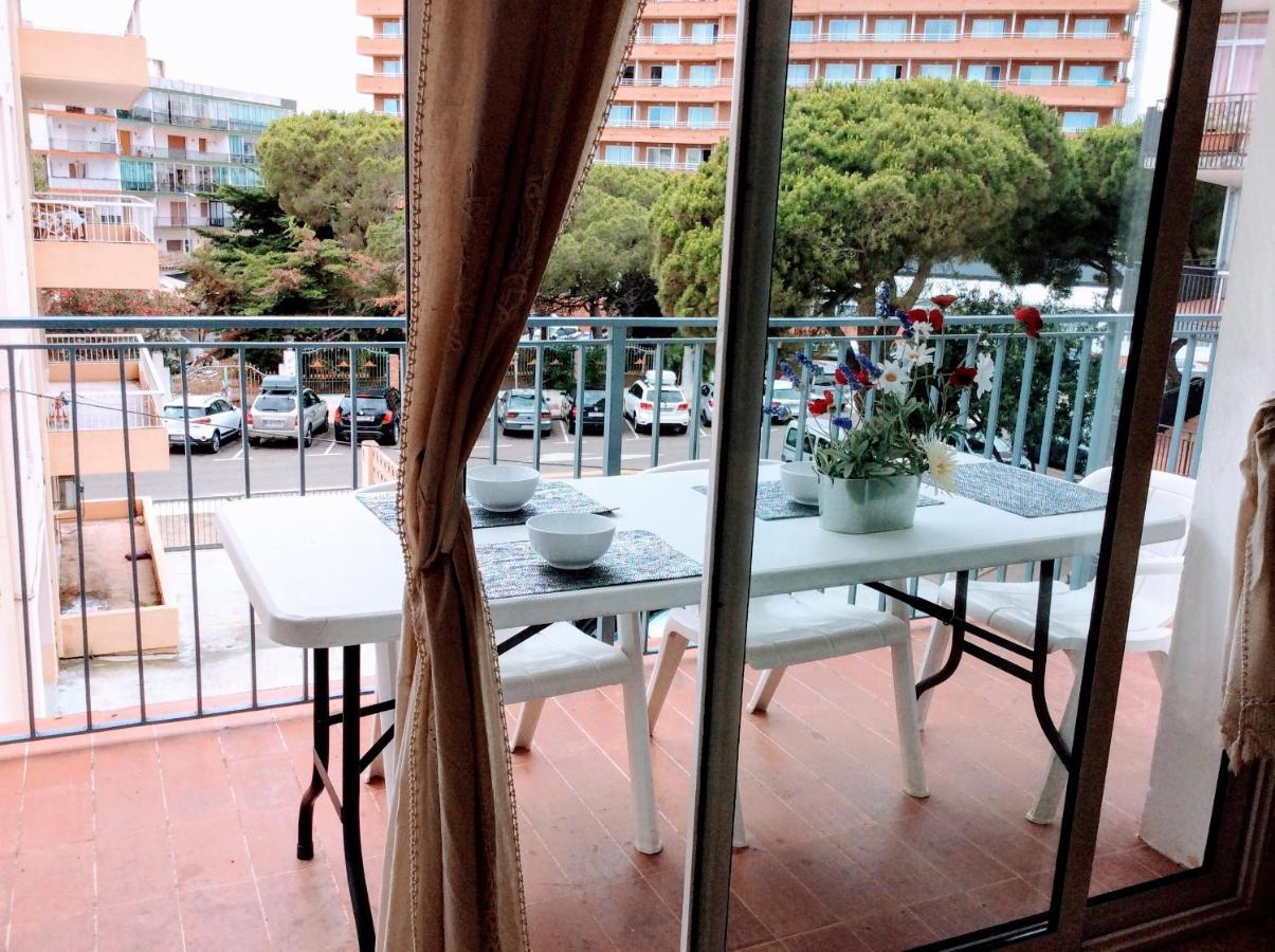 Apartamentos Aquarium. 150 Metros Playa. โรเซส ภายนอก รูปภาพ
